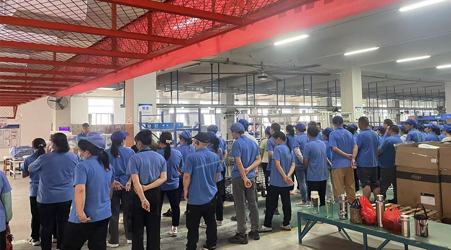 金環(huán)早會(huì )：凝聚團隊力量，助力生產(chǎn)前行