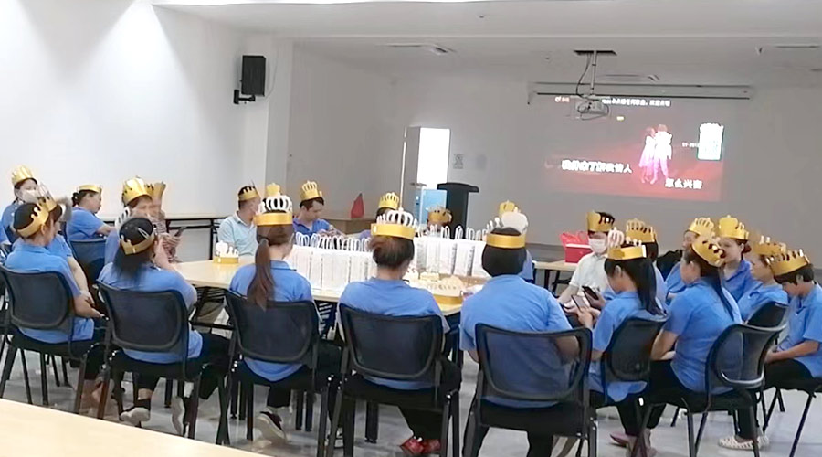 歡聚一堂 溫暖相伴！金環(huán)電器舉辦9月員工生日會(huì )