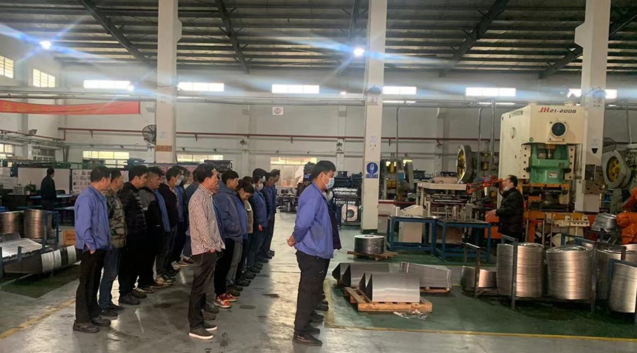 意氣奮發(fā)！金環(huán)電器沖壓車(chē)間組織人員開(kāi)展例行早會(huì )